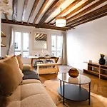 Typical Flat 4 Guests Best Neighborhood